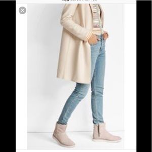 abree mini boot ugg